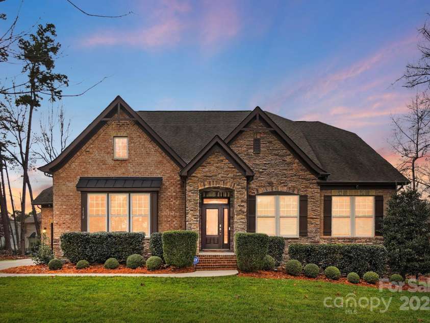 1419 Vickery Drive, Matthews, NC 28104.  MLS# CAR4327392, YatesRealty ID 3962. 