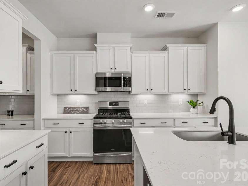 14510 Grundys Way, Davidson, NC 28036.  MLS# CAR4347789, YatesRealty ID 3962. 
