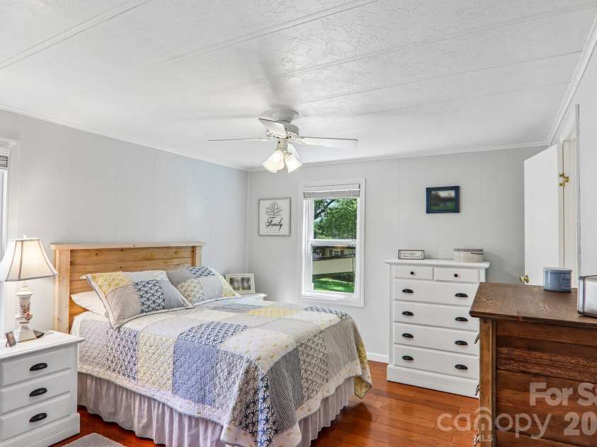 305 Meadowbrook Court, Hendersonville, NC 28792.  MLS# CAR4407091, YatesRealty ID 39621. 