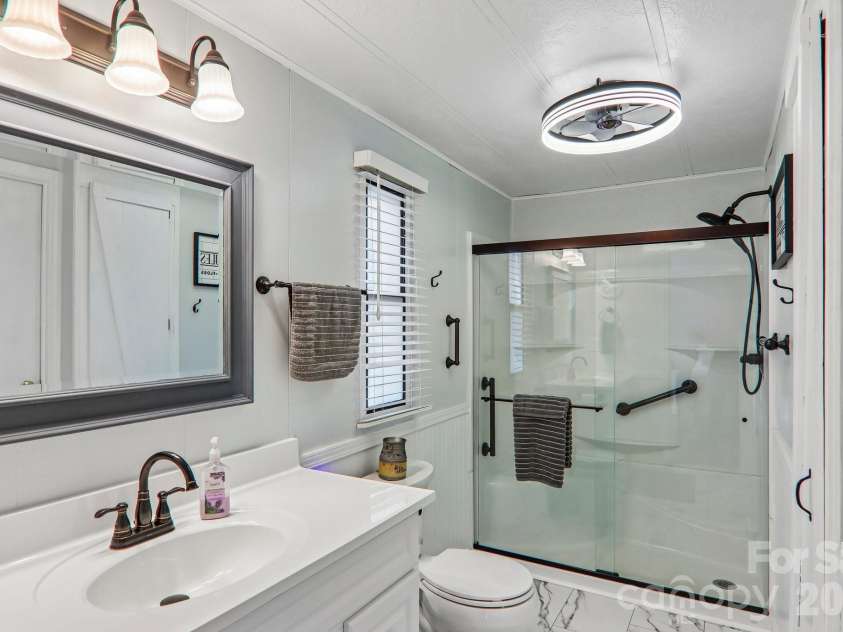 305 Meadowbrook Court, Hendersonville, NC 28792.  MLS# CAR4407091, YatesRealty ID 39621. 