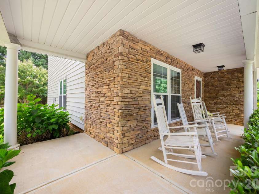 3339 Kingshire Way, Clover, SC 29710.  MLS# CAR4404024, YatesRealty ID 39623. 