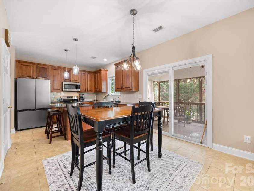 3339 Kingshire Way, Clover, SC 29710.  MLS# CAR4404024, YatesRealty ID 39623. 