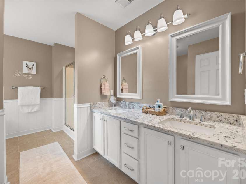 3339 Kingshire Way, Clover, SC 29710.  MLS# CAR4404024, YatesRealty ID 39623. 