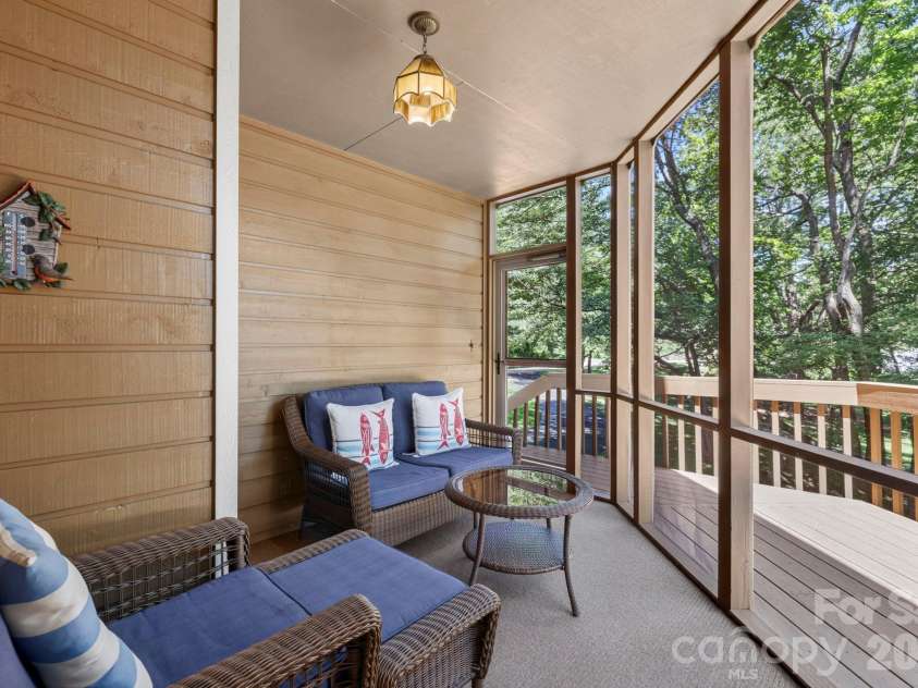 200 Newman Drive, Hendersonville, NC 28792.  MLS# CAR4405971, YatesRealty ID 39624. 