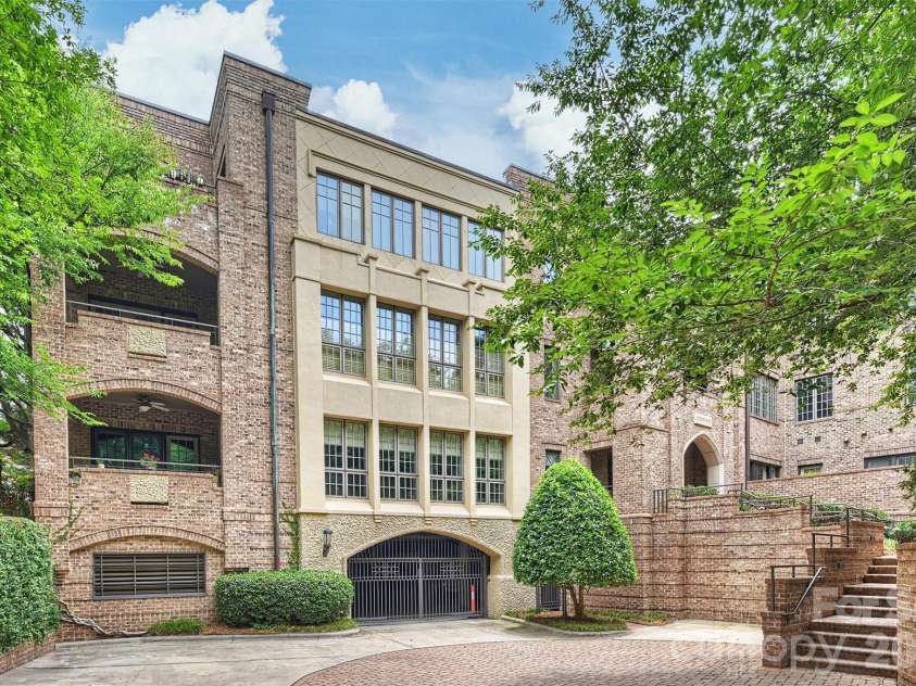 241 Queens Road, Charlotte, NC 28204.  MLS# CAR4400398, YatesRealty ID 39625. 