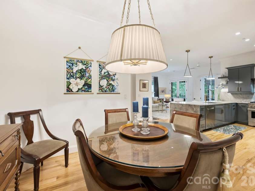 241 Queens Road, Charlotte, NC 28204.  MLS# CAR4400398, YatesRealty ID 39625. 