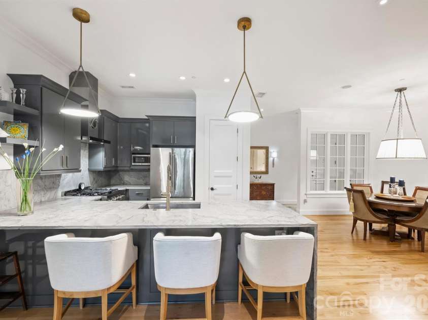 241 Queens Road, Charlotte, NC 28204.  MLS# CAR4400398, YatesRealty ID 39625. 