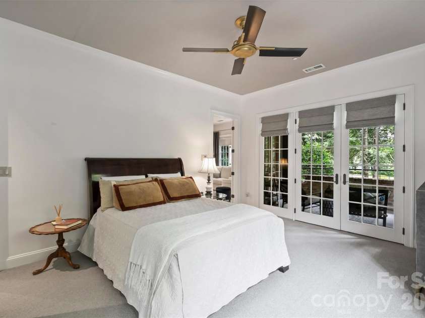 241 Queens Road, Charlotte, NC 28204.  MLS# CAR4400398, YatesRealty ID 39625. 