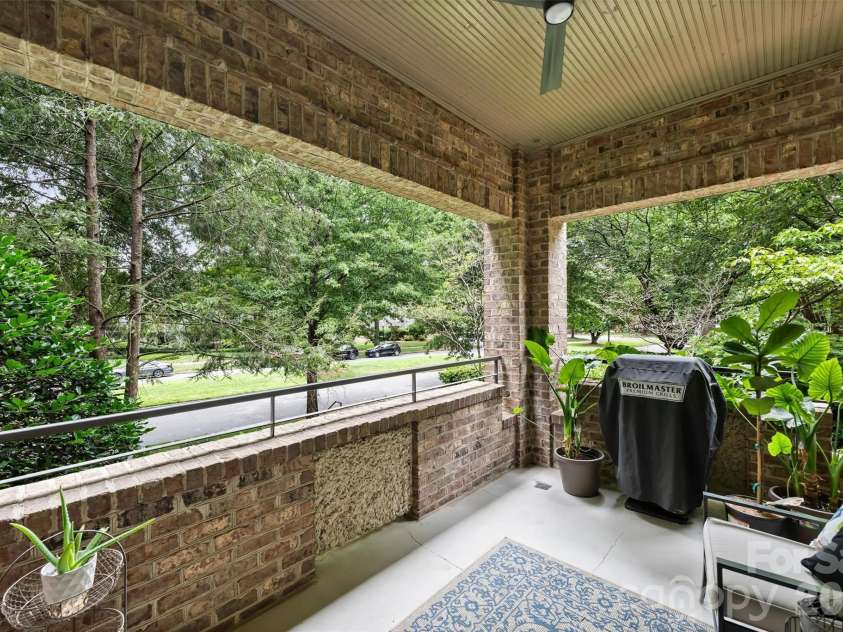 241 Queens Road, Charlotte, NC 28204.  MLS# CAR4400398, YatesRealty ID 39625. 