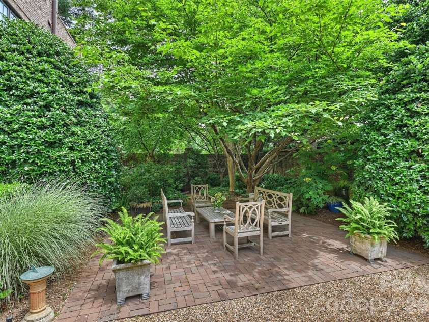 241 Queens Road, Charlotte, NC 28204.  MLS# CAR4400398, YatesRealty ID 39625. 