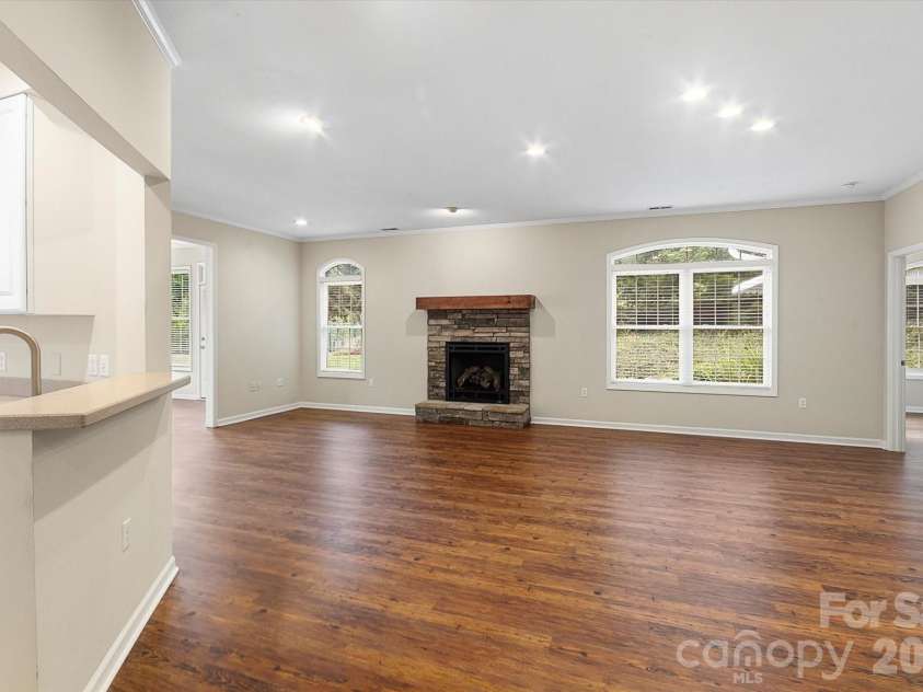 36 Sheffield Place, Brevard, NC 28712.  MLS# CAR4402157, YatesRealty ID 39626. 