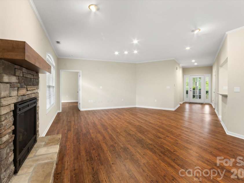 36 Sheffield Place, Brevard, NC 28712.  MLS# CAR4402157, YatesRealty ID 39626. 