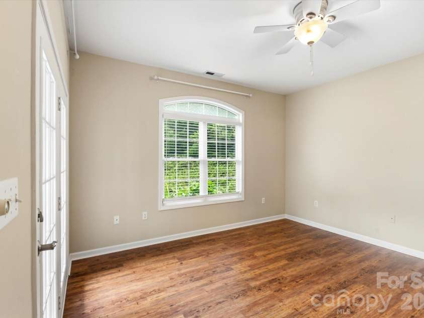 36 Sheffield Place, Brevard, NC 28712.  MLS# CAR4402157, YatesRealty ID 39626. 