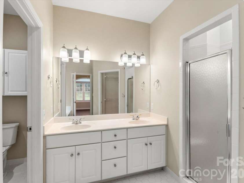 36 Sheffield Place, Brevard, NC 28712.  MLS# CAR4402157, YatesRealty ID 39626. 