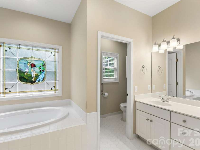 36 Sheffield Place, Brevard, NC 28712.  MLS# CAR4402157, YatesRealty ID 39626. 