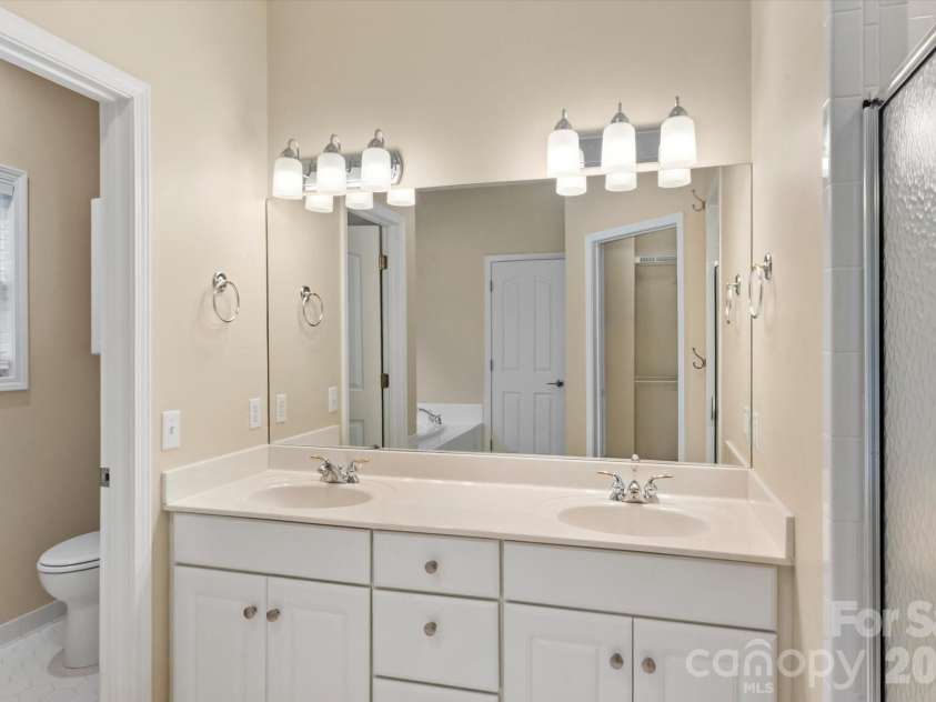 36 Sheffield Place, Brevard, NC 28712.  MLS# CAR4402157, YatesRealty ID 39626. 