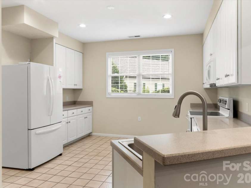 36 Sheffield Place, Brevard, NC 28712.  MLS# CAR4402157, YatesRealty ID 39626. 