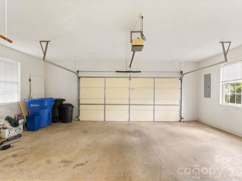 36 Sheffield Place, Brevard, NC 28712.  MLS# CAR4402157, YatesRealty ID 39626. 