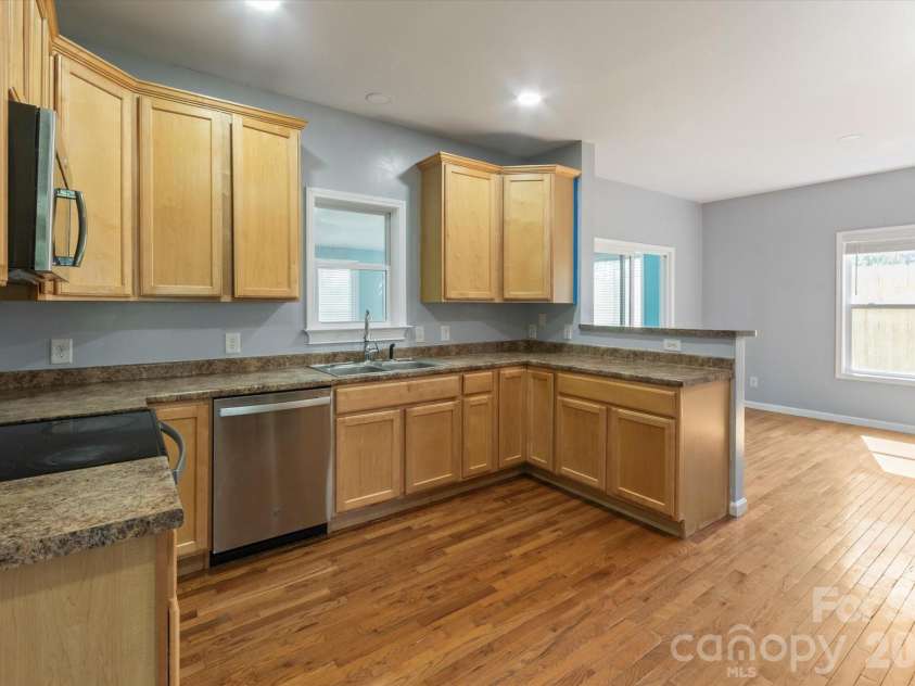 84 Poplar Street, Brevard, NC 28712.  MLS# CAR4403421, YatesRealty ID 39627. 