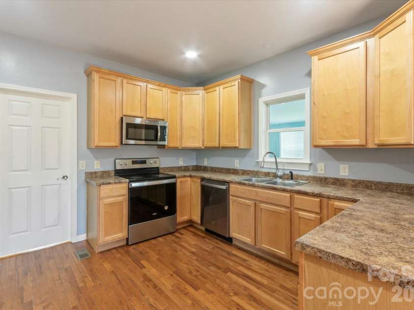 84 Poplar Street, Brevard, NC 28712.  MLS# CAR4403421, YatesRealty ID 39627. 