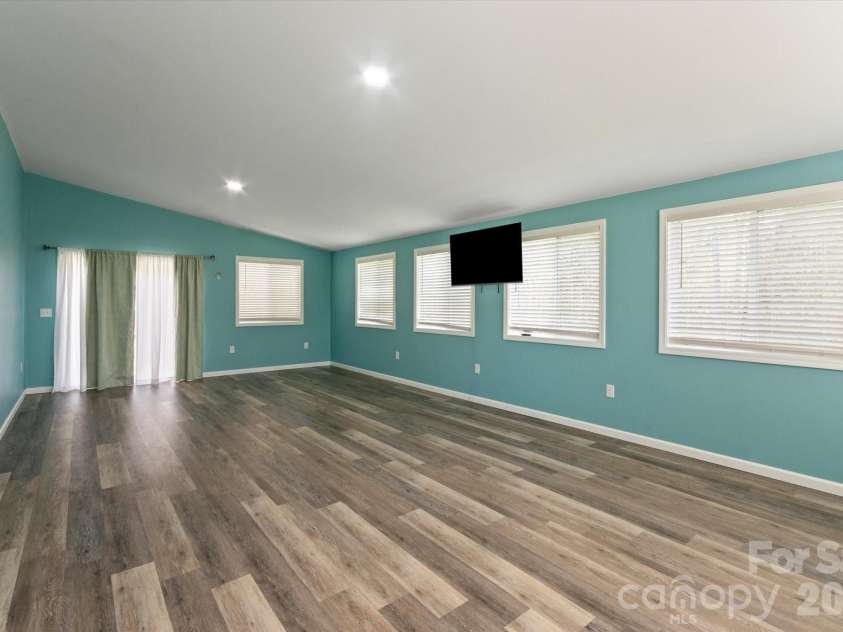 84 Poplar Street, Brevard, NC 28712.  MLS# CAR4403421, YatesRealty ID 39627. 