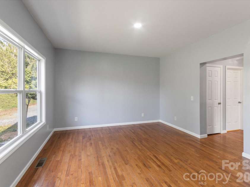 84 Poplar Street, Brevard, NC 28712.  MLS# CAR4403421, YatesRealty ID 39627. 