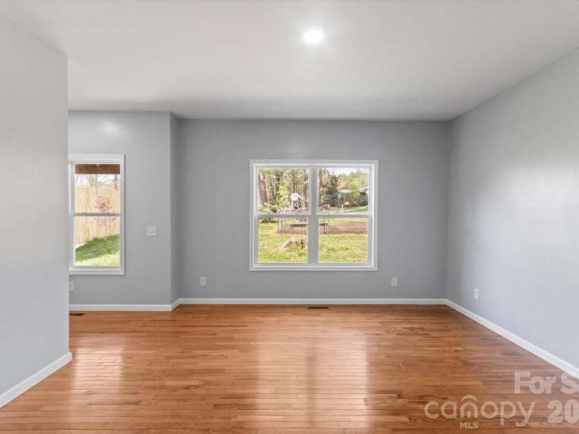 84 Poplar Street, Brevard, NC 28712.  MLS# CAR4403421, YatesRealty ID 39627. 