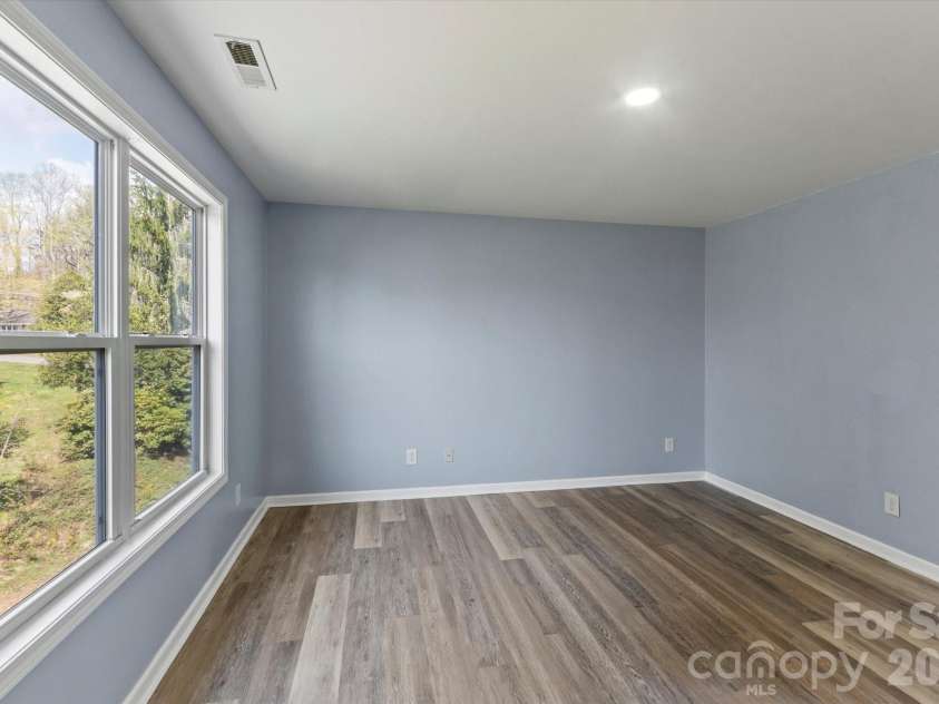 84 Poplar Street, Brevard, NC 28712.  MLS# CAR4403421, YatesRealty ID 39627. 
