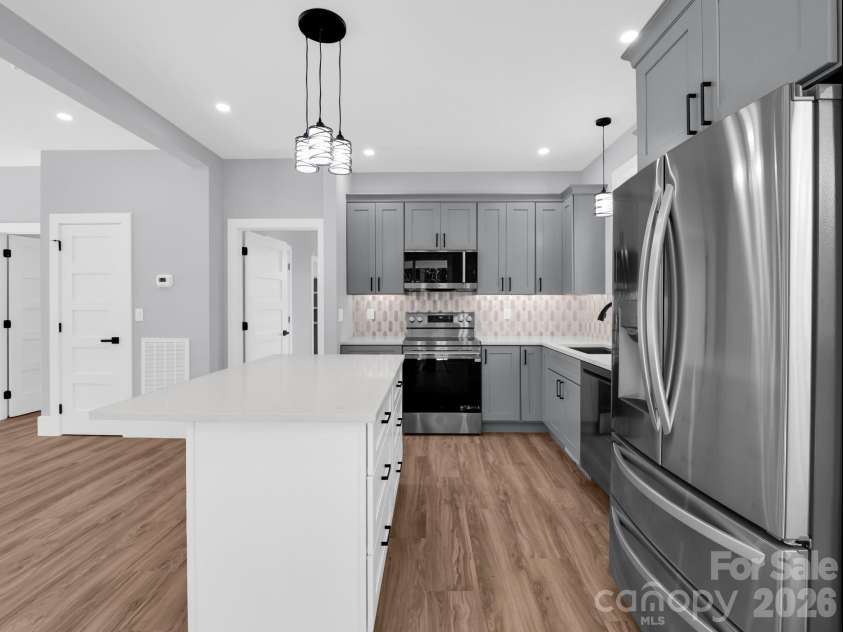 1 Pinnacle View Road, Asheville, NC 28803.  MLS# CAR4303088, YatesRealty ID 3963. 