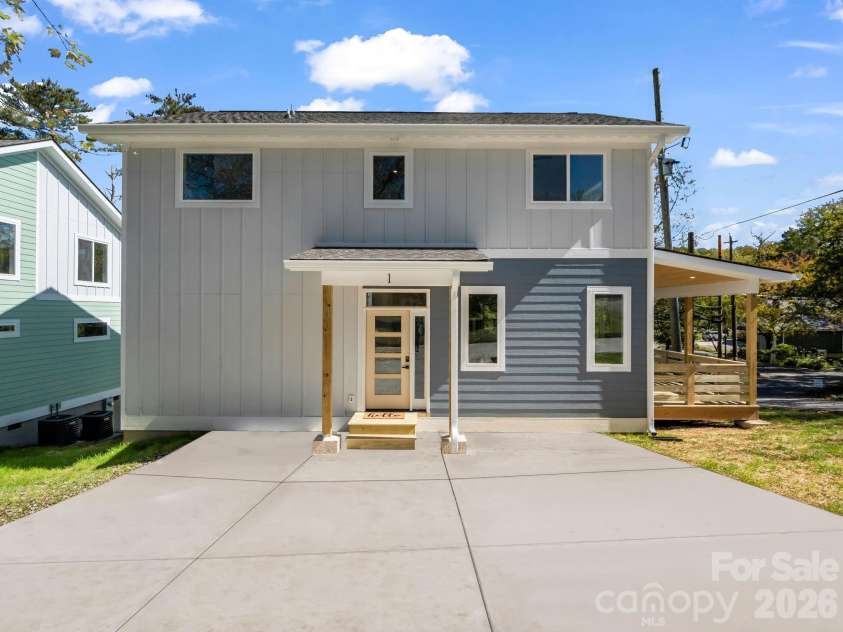 1 Pinnacle View Road, Asheville, NC 28803.  MLS# CAR4303088, YatesRealty ID 3963. 