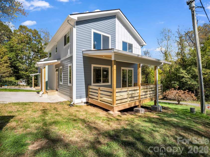 1 Pinnacle View Road, Asheville, NC 28803.  MLS# CAR4303088, YatesRealty ID 3963. 