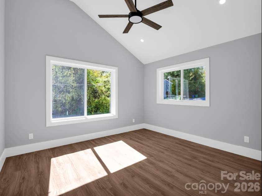 1 Pinnacle View Road, Asheville, NC 28803.  MLS# CAR4303088, YatesRealty ID 3963. 