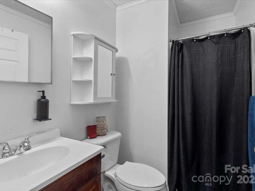 1928 Boulding Avenue, High Point, NC 27265.  MLS# CAR4205250, YatesRealty ID 3963. 