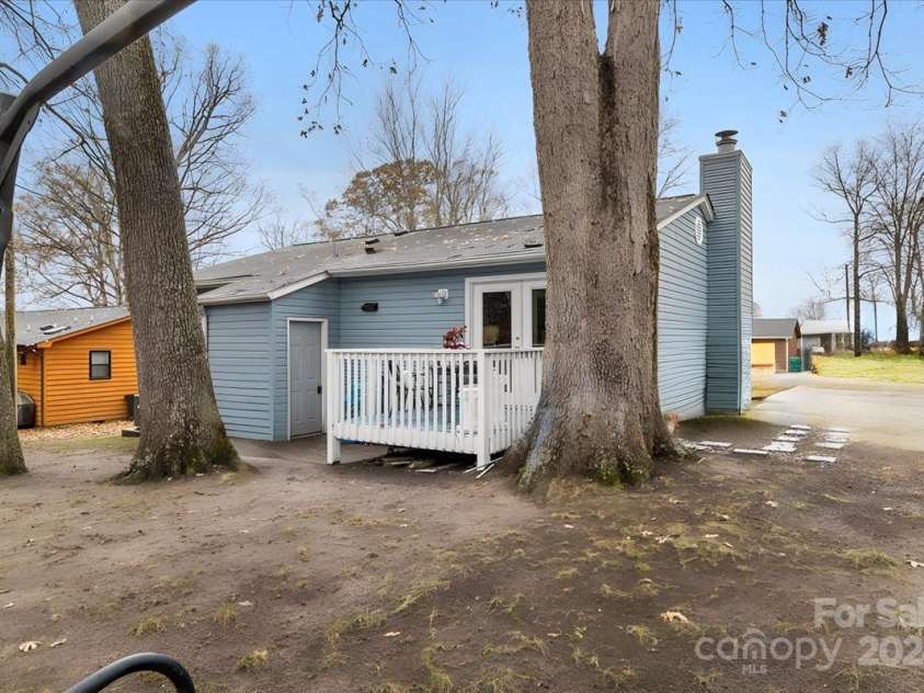 1928 Boulding Avenue, High Point, NC 27265.  MLS# CAR4205250, YatesRealty ID 3963. 