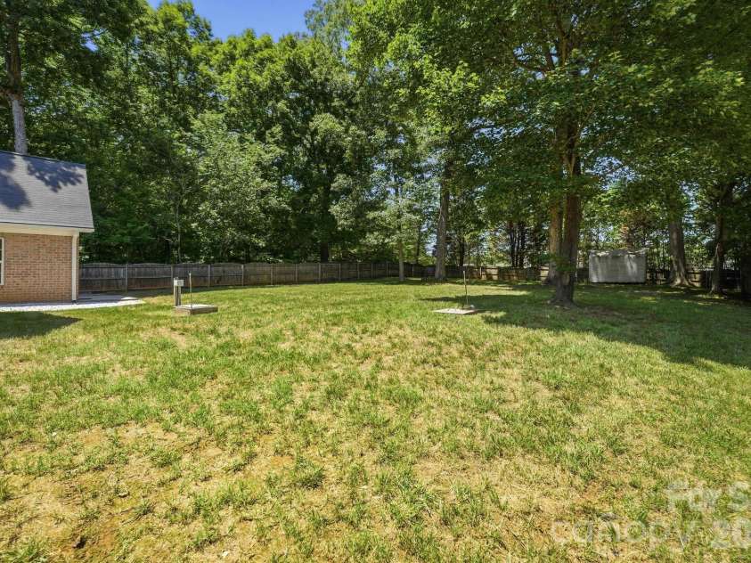 139 Spicewood Circle, Troutman, NC 28166.  MLS# CAR4405852, YatesRealty ID 39631. 