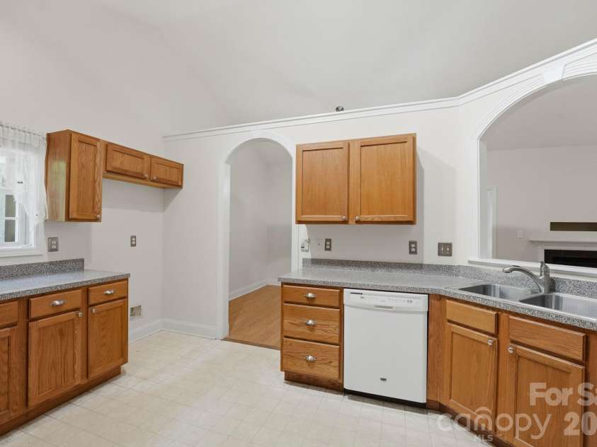 139 Spicewood Circle, Troutman, NC 28166.  MLS# CAR4405852, YatesRealty ID 39631. 