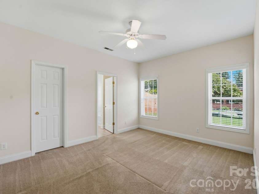 139 Spicewood Circle, Troutman, NC 28166.  MLS# CAR4405852, YatesRealty ID 39631. 