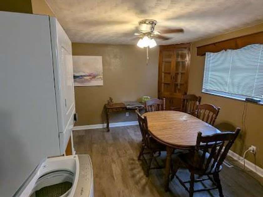 4835 Salisbury Street, Hickory, NC 28601.  MLS# CAR4406816, YatesRealty ID 39638. Dining area