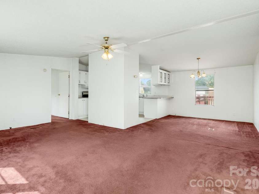 505 Crescent Way, Horse Shoe, NC 28742.  MLS# CAR4403929, YatesRealty ID 39639. 