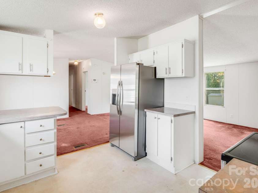 505 Crescent Way, Horse Shoe, NC 28742.  MLS# CAR4403929, YatesRealty ID 39639. 