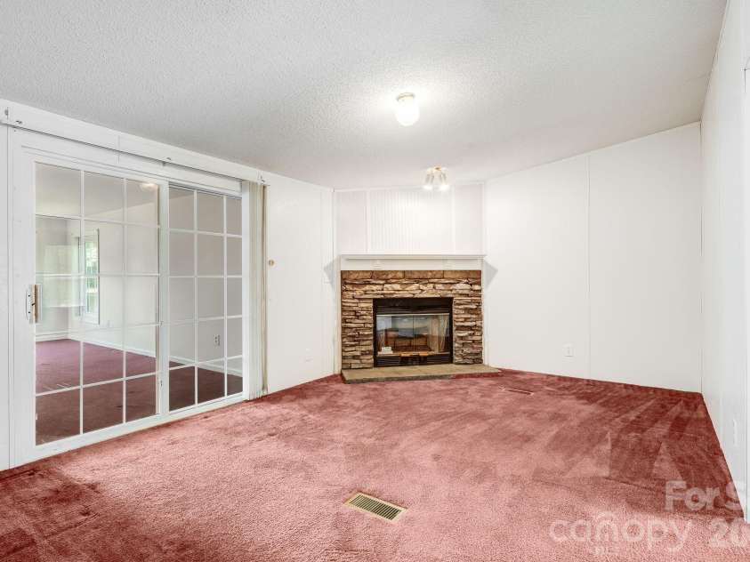 505 Crescent Way, Horse Shoe, NC 28742.  MLS# CAR4403929, YatesRealty ID 39639. 