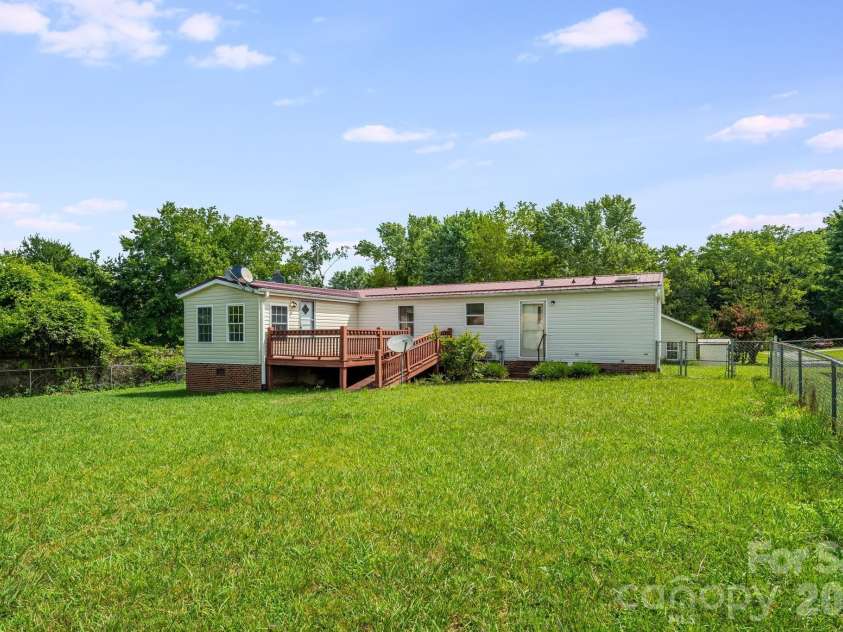 505 Crescent Way, Horse Shoe, NC 28742.  MLS# CAR4403929, YatesRealty ID 39639. 