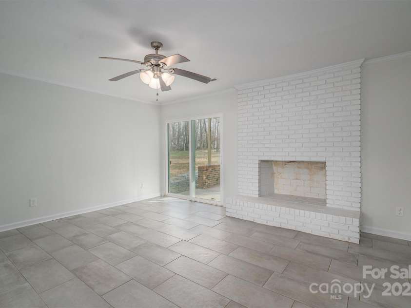 1934 Hickory Hills Drive, Denver, NC 28037.  MLS# CAR4209236, YatesRealty ID 3964. Downstairs bonus space w/fireplace