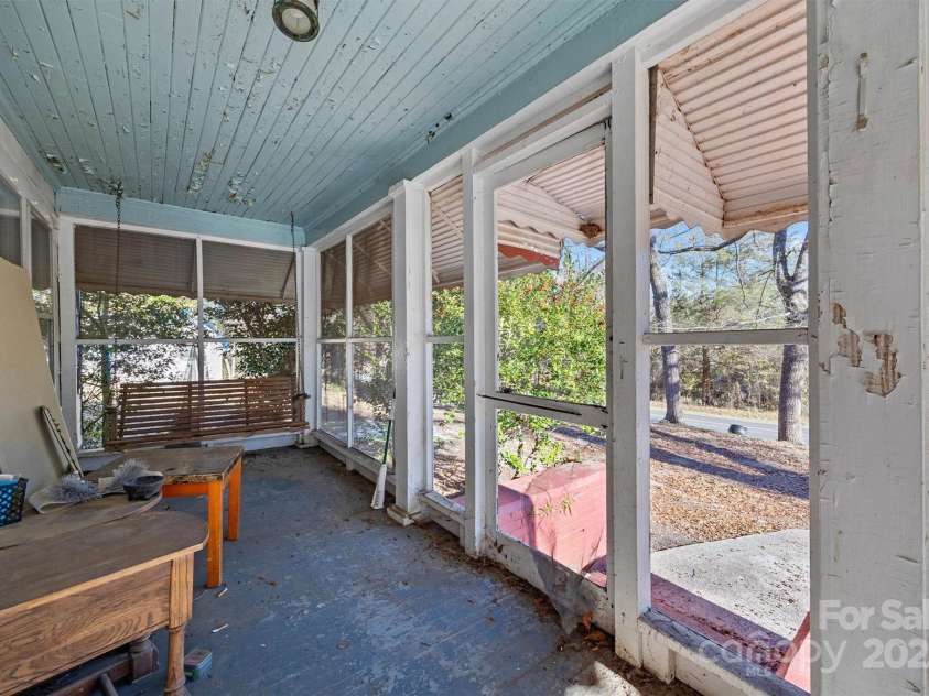 2012 Baton Rouge Road, Chester, SC 29706.  MLS# CAR4328649, YatesRealty ID 3964. 