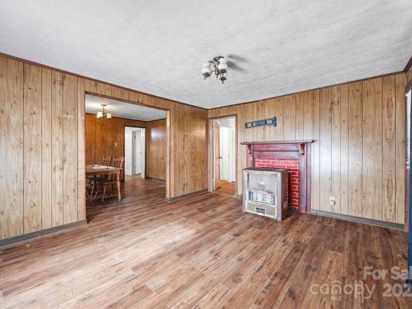 2012 Baton Rouge Road, Chester, SC 29706.  MLS# CAR4328649, YatesRealty ID 3964. 