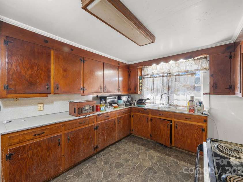 2012 Baton Rouge Road, Chester, SC 29706.  MLS# CAR4328649, YatesRealty ID 3964. 