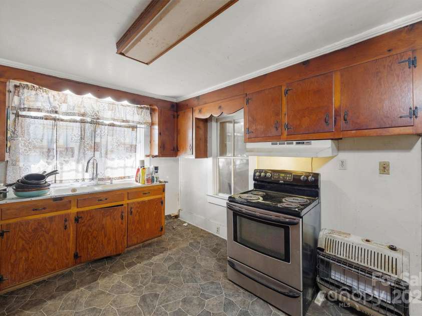 2012 Baton Rouge Road, Chester, SC 29706.  MLS# CAR4328649, YatesRealty ID 3964. 