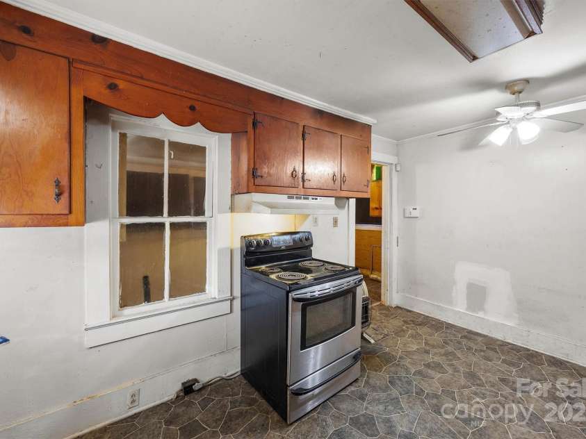 2012 Baton Rouge Road, Chester, SC 29706.  MLS# CAR4328649, YatesRealty ID 3964. 