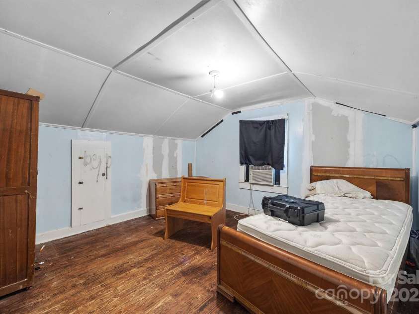 2012 Baton Rouge Road, Chester, SC 29706.  MLS# CAR4328649, YatesRealty ID 3964. 