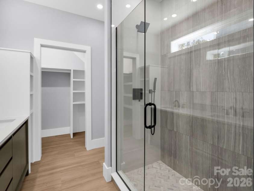 3 Pinnacle View Road, Asheville, NC 28803.  MLS# CAR4303110, YatesRealty ID 3964. 